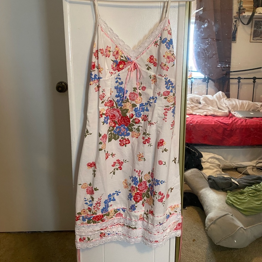Betsey Johnson Floral Fitted Slip Dress Size 6 NWT